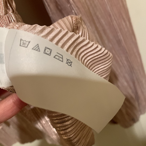 Abercrombie and Fitch Metallic Rose Gold Pleated Wrap Top Blouse Size Small used - Picture 8 of 15